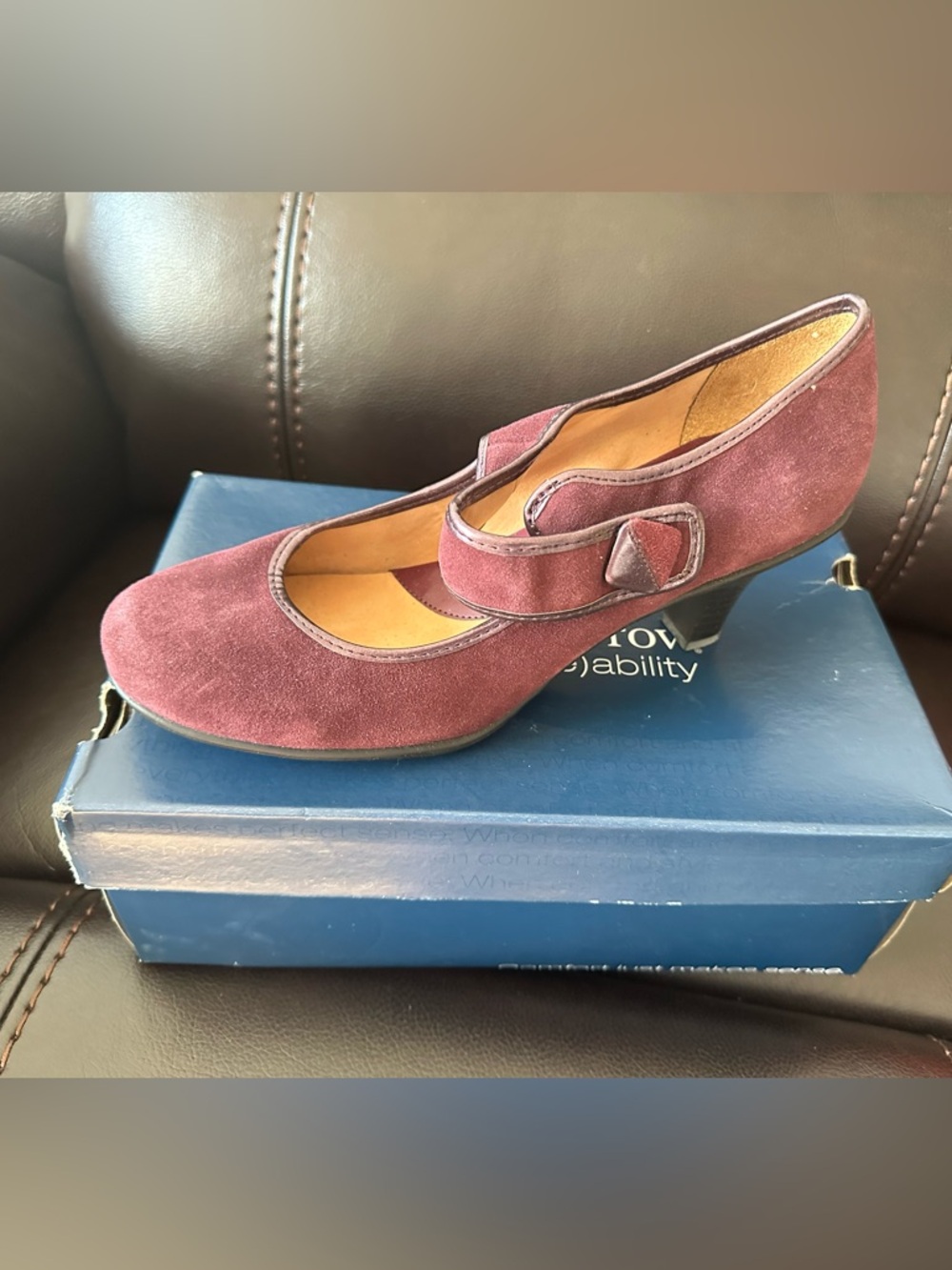Women's Burgundy Suede Croft and Barrow Josephine Heels BRAND NEW SIZE 9.5